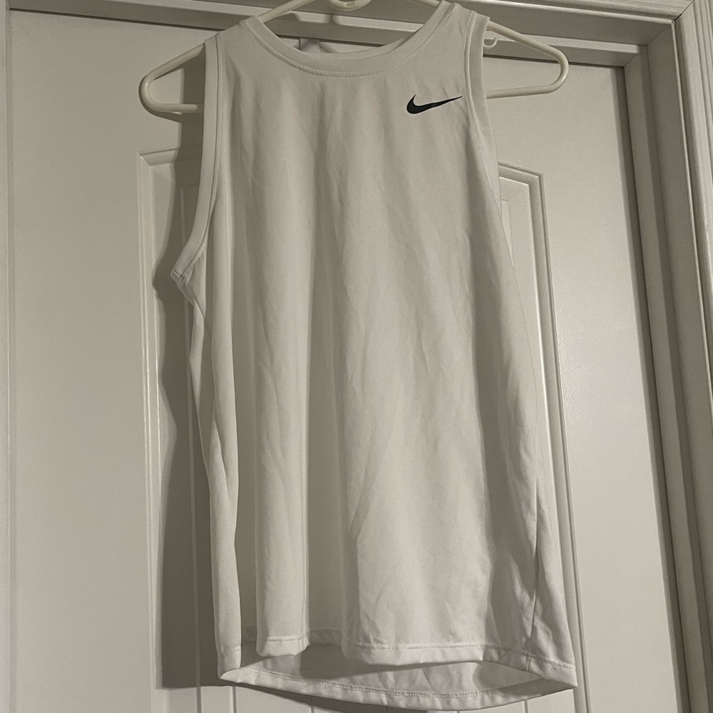 Nike Women's White Athletic Tank Top (NWOT)